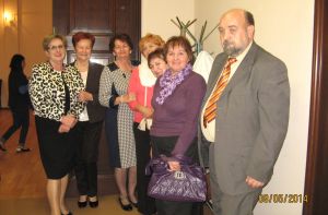 Commemorative photo of the listeners from Trzebnica with the visitors from Jarocin <br> (from left: Irena Kahalik, Zenobia Kulik, Marianna Słomska, Grażyna Jurkowska, family of Pienczewscy).